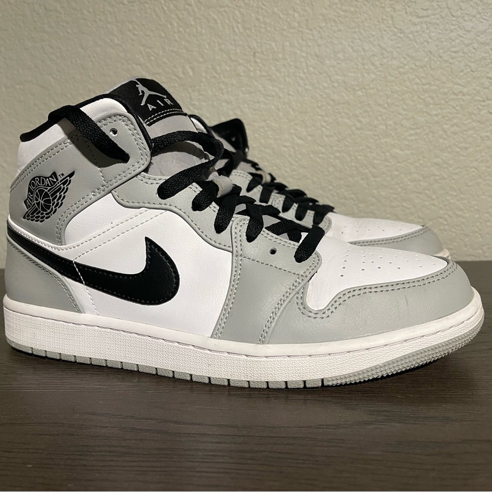 EUC Jordan Men's Black, Gray, and White Sneakers Sz 9 with Box